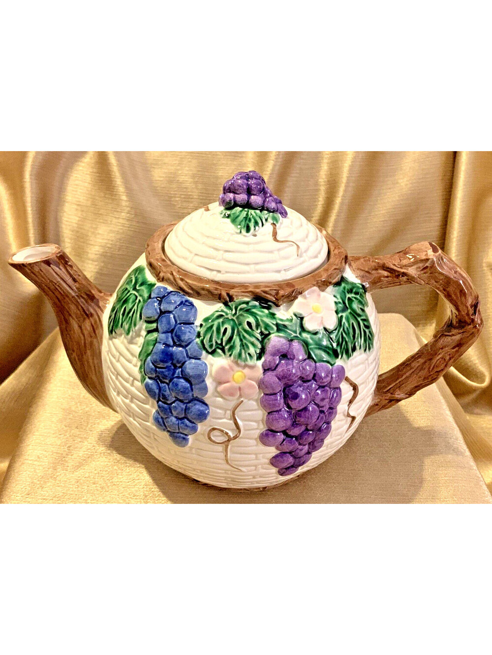 VTG Takahashi Teapot Hand-Painted Porcelain Embossed Grapes Country Christmas